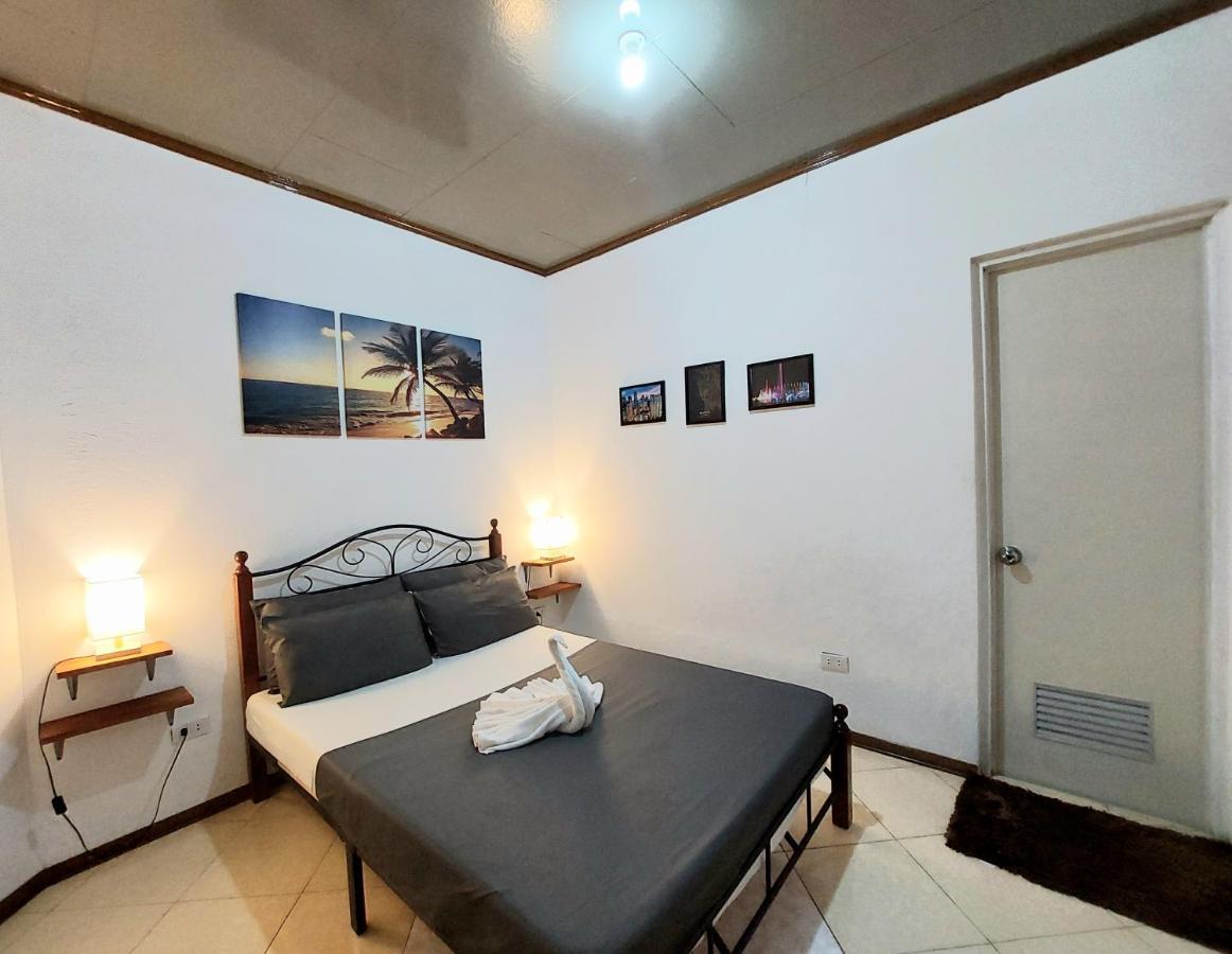 Ohlala Hostel Moalboal Kültér fotó
